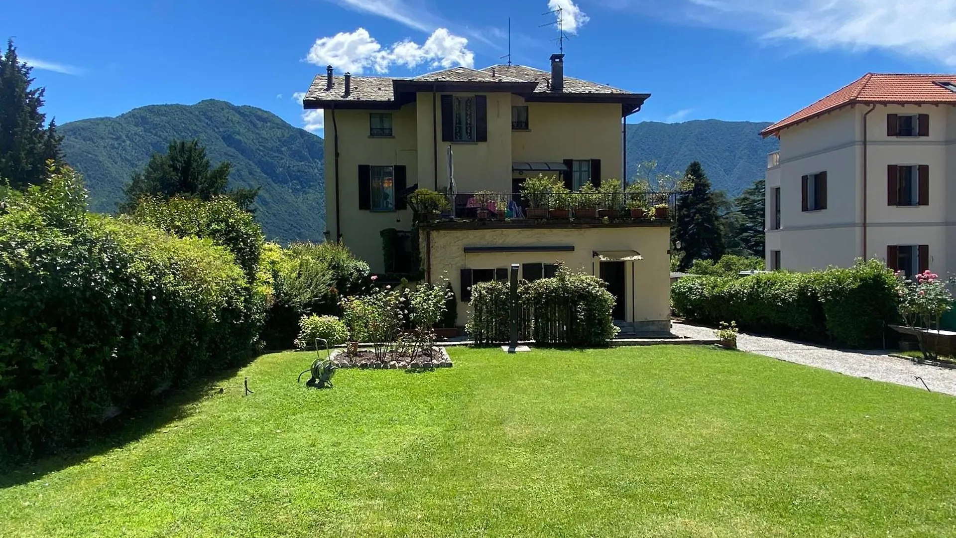 Life Is Good - Front Lake Apartment In Villa Tremezzo Italy
